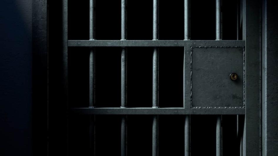 Un recluso mayor de edad fue condenado nuevamente al reincidir en el delito y comprobarse su vinculación en el suministro de sustancias prohibidas.