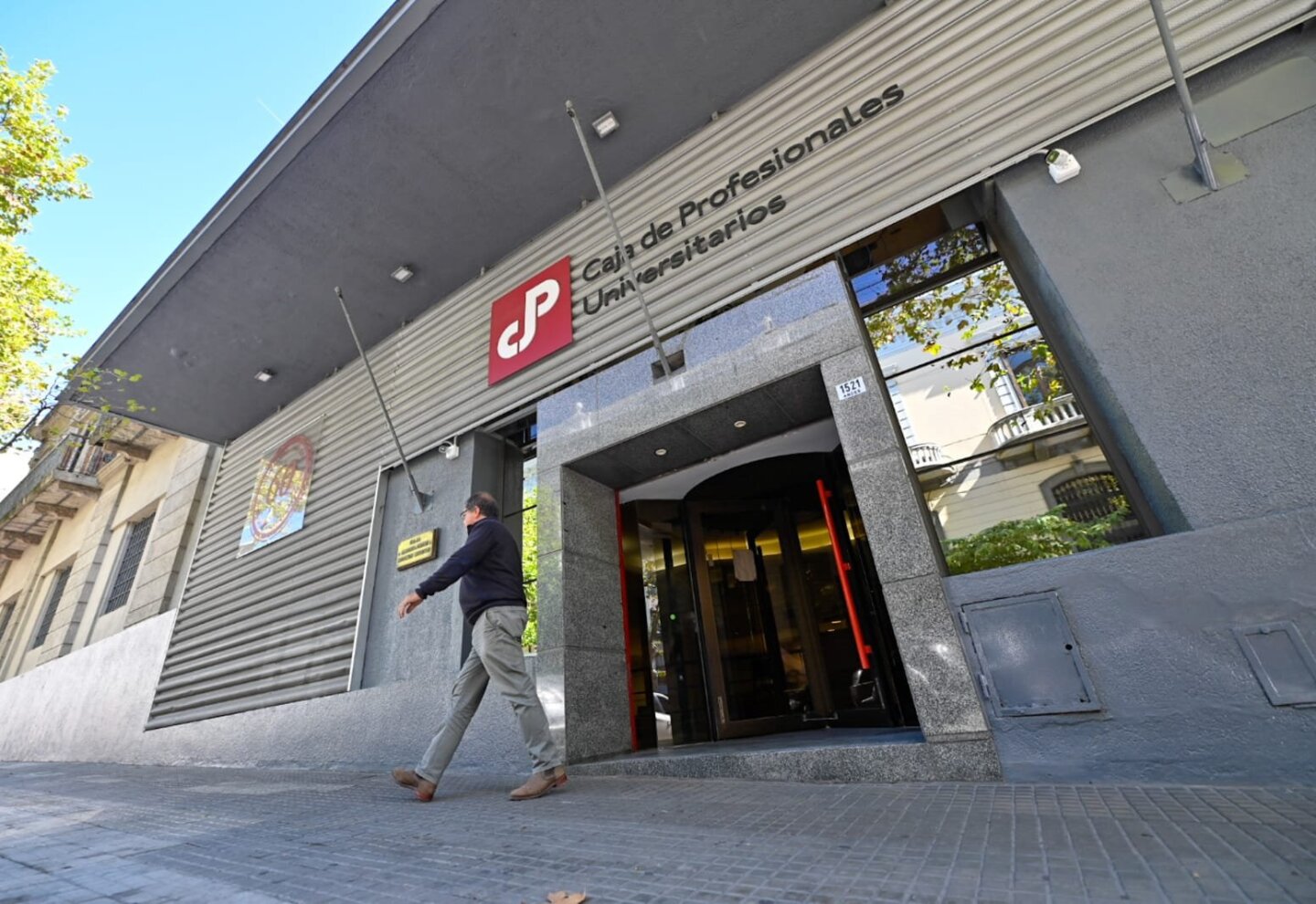 “No es algo agradable pero es una realidad a atender: es urgente salvar a la caja de profesionales”