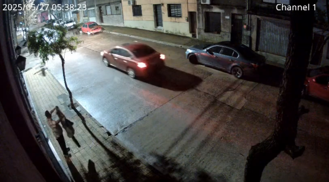 ¿Qué hacen las autoridades? Un joven y arriesgado delincuente azota a vecinos de Melo