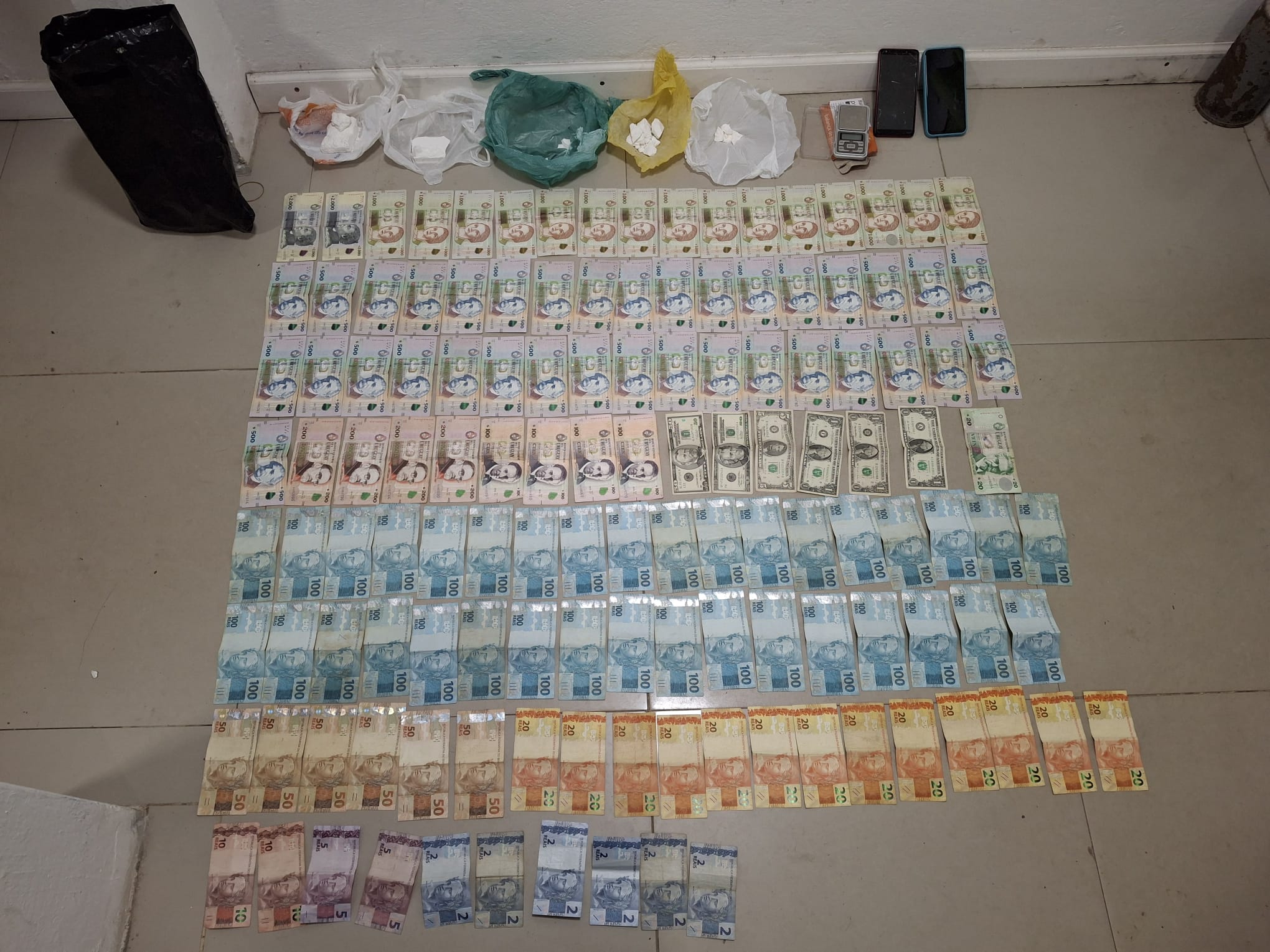 Un hombre fue condenado con cárcel luego de que la policía le incautara cocaína en su poder