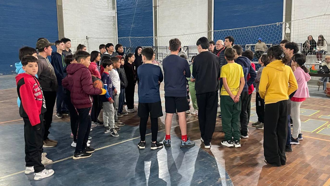 60 niños participaron del encuentro de mini básquetbol realizado este fin de semana en Melo