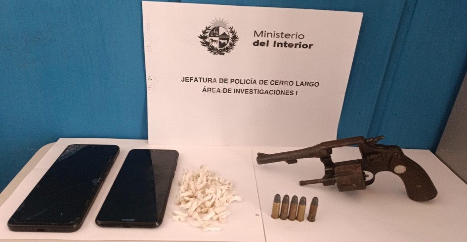Dos adolescentes brasileños fueron interceptados con droga y arma de fuego en Melo