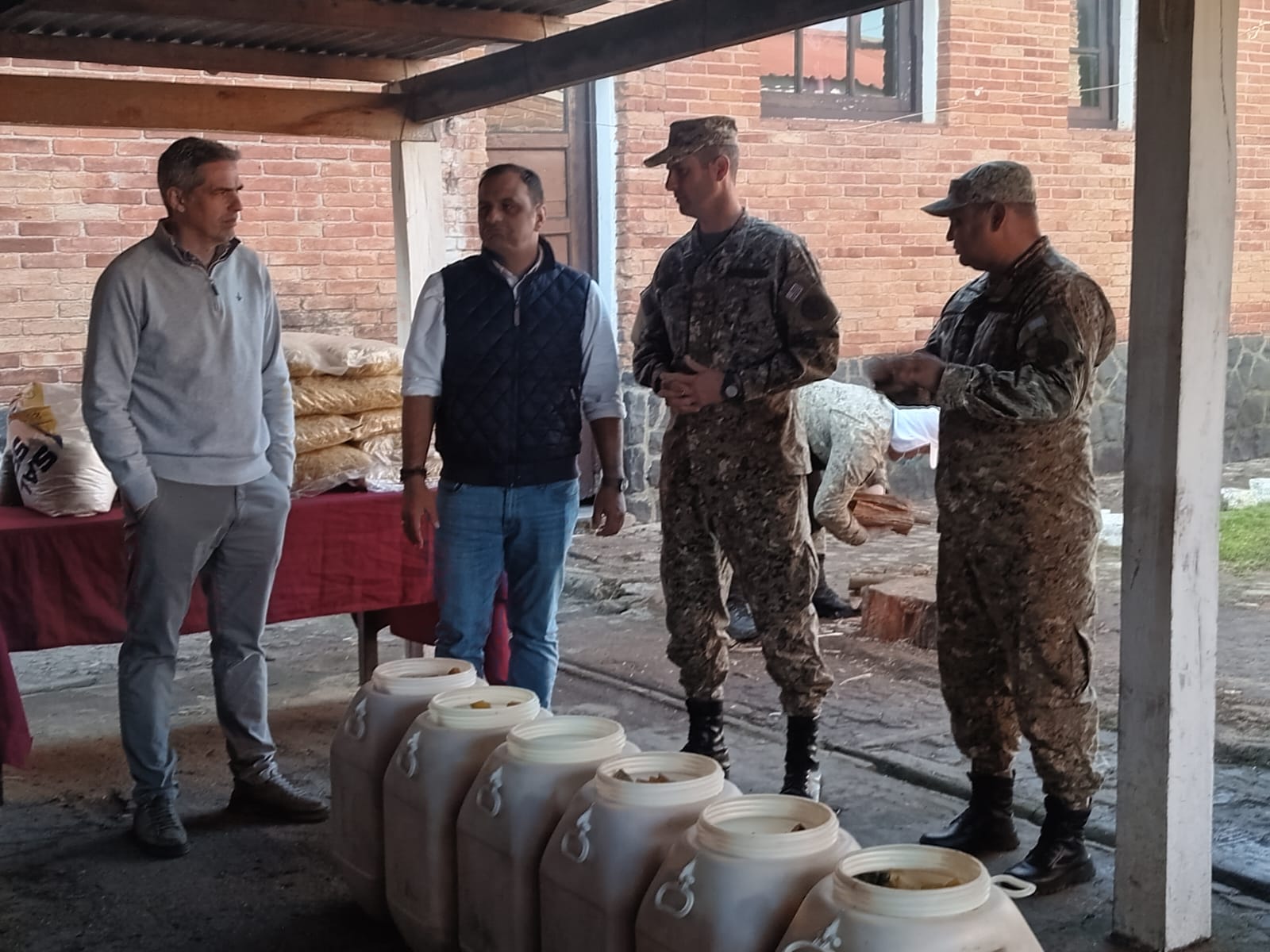 Con diez puntos de distribución y una proyección de asistencia para unas mil quinientas personas la Intendencia gestiona el plato caliente