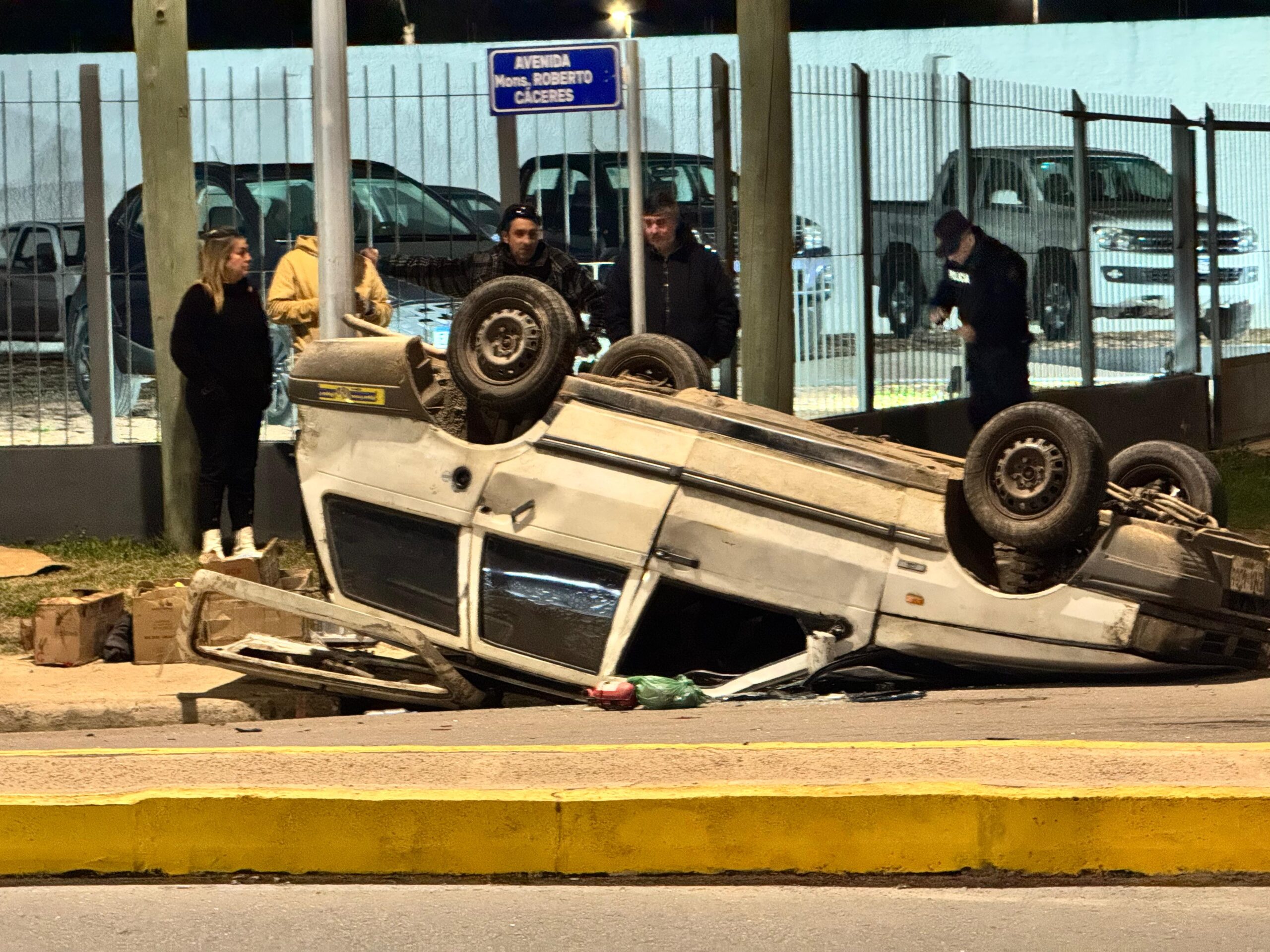Un espectacular siniestro de tránsito ocurrió durante la pasada medianoche en Melo