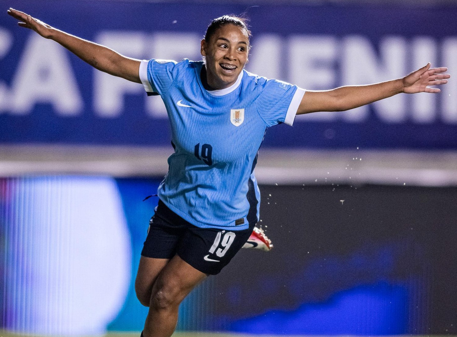 Uruguay ganó y clasificó a semifinales de la Copa América