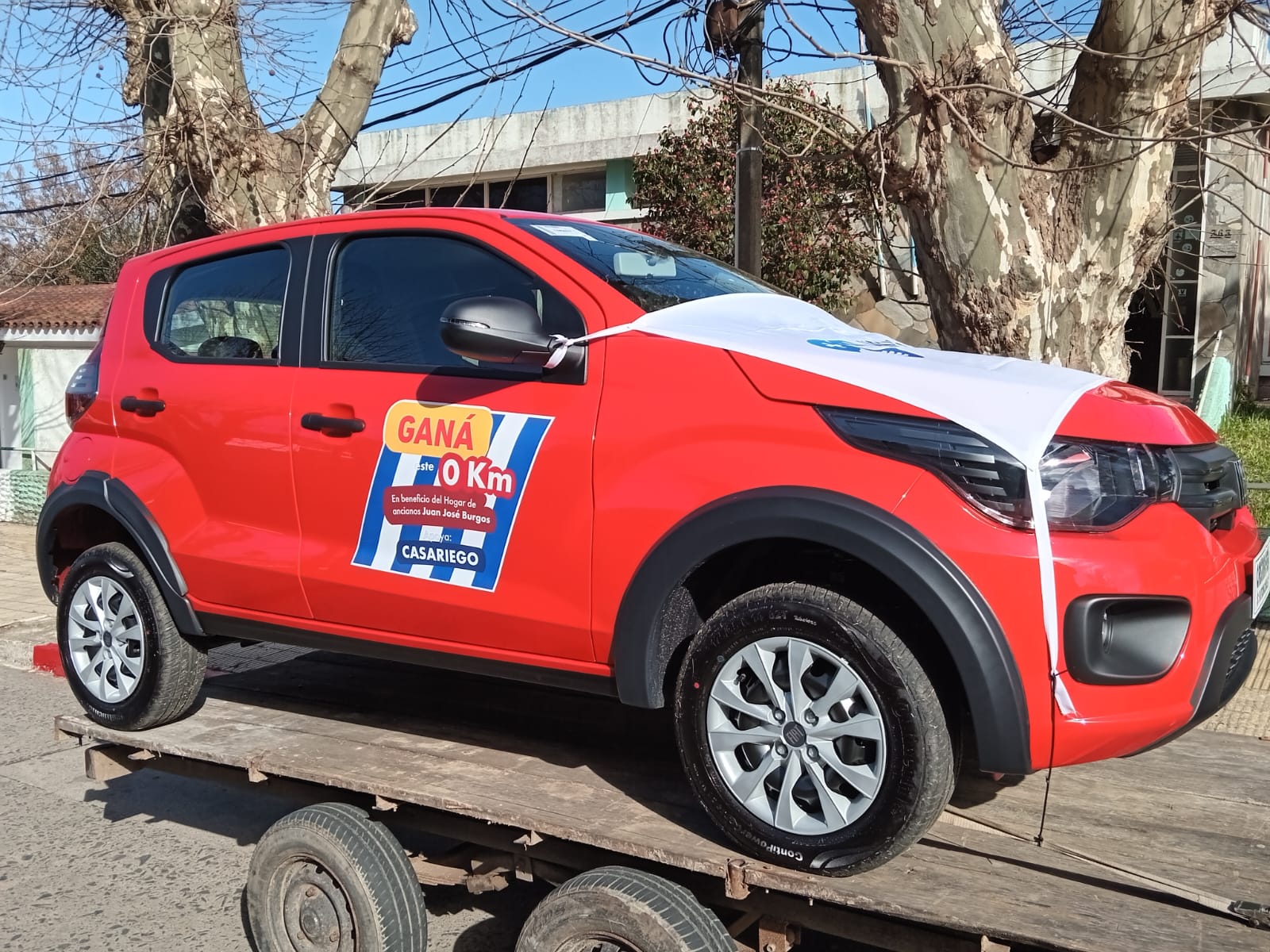 El Hogar de Ancianos Juan José Burgos lanzó la rifa de un auto 0 km