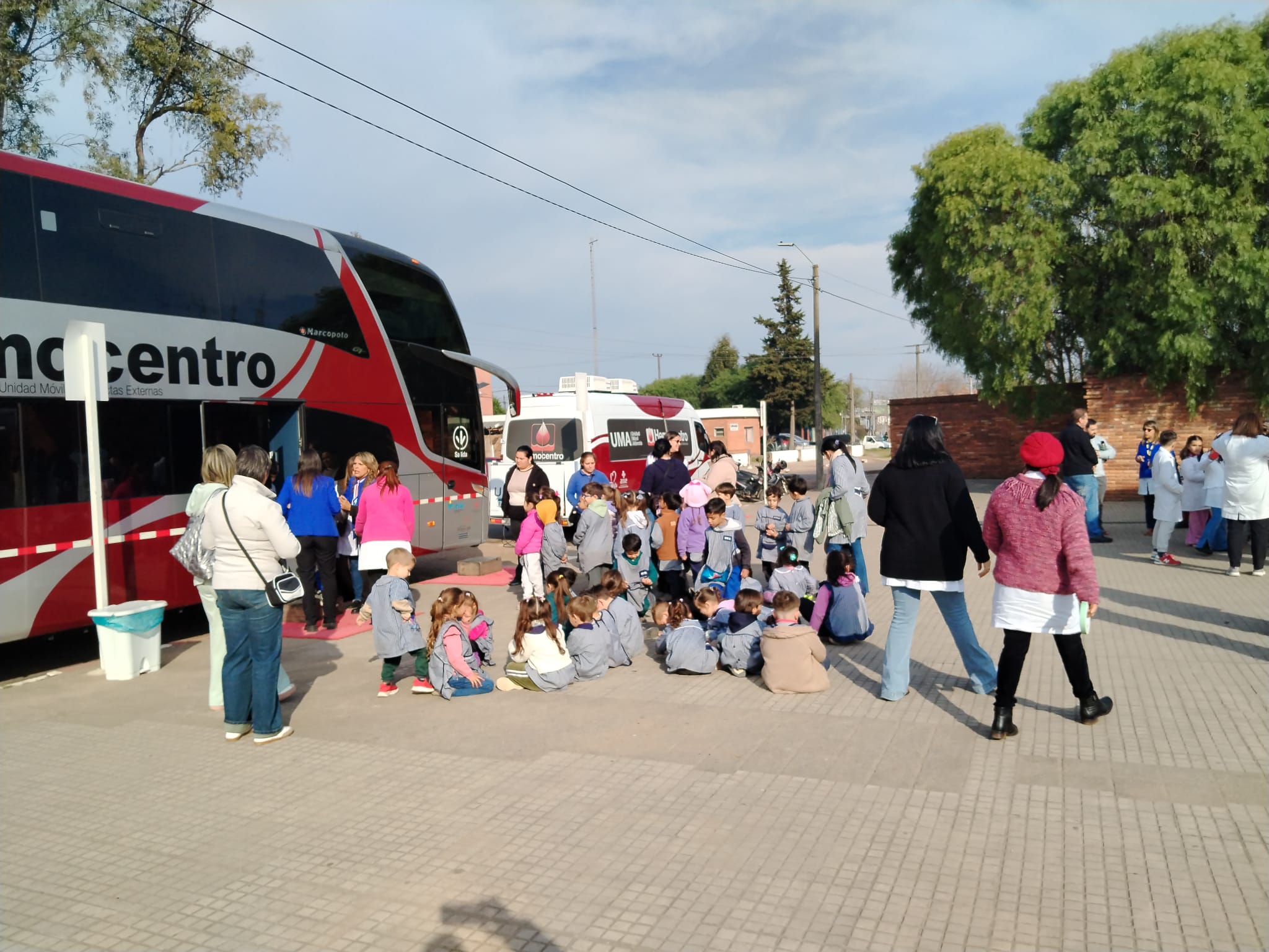 El Hemobus del Hemocentro Maldonado trabaja hoy en Melo en el marco de su programa educativo