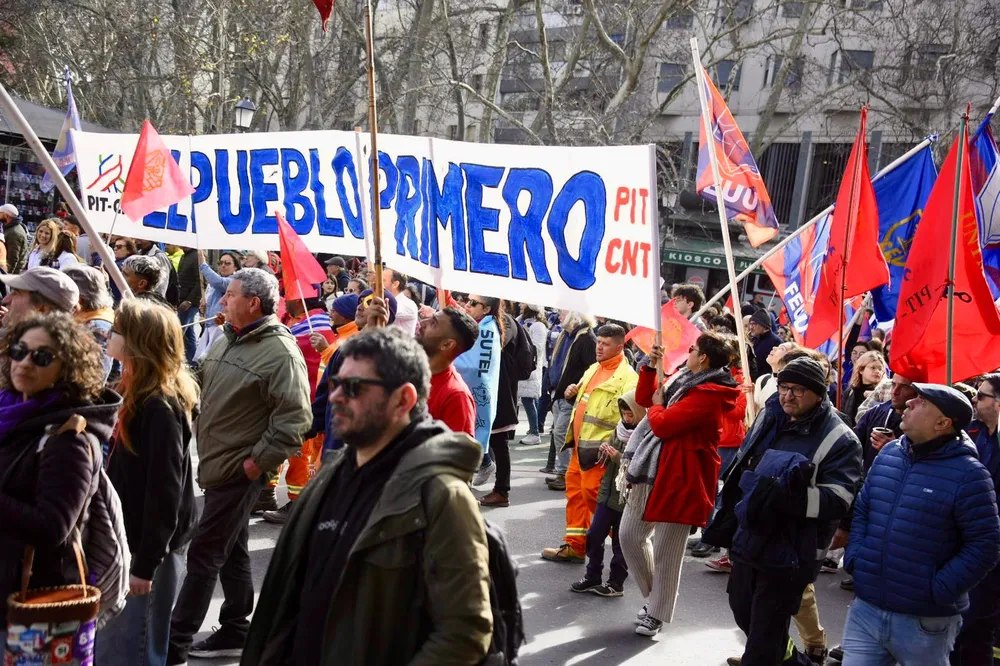 El Movimiento Sindical Uruguayo se moviliza hoy en pro de mejoras en la pauta salarial que plantea el gobierno de cara a la próxima negociación colectiva