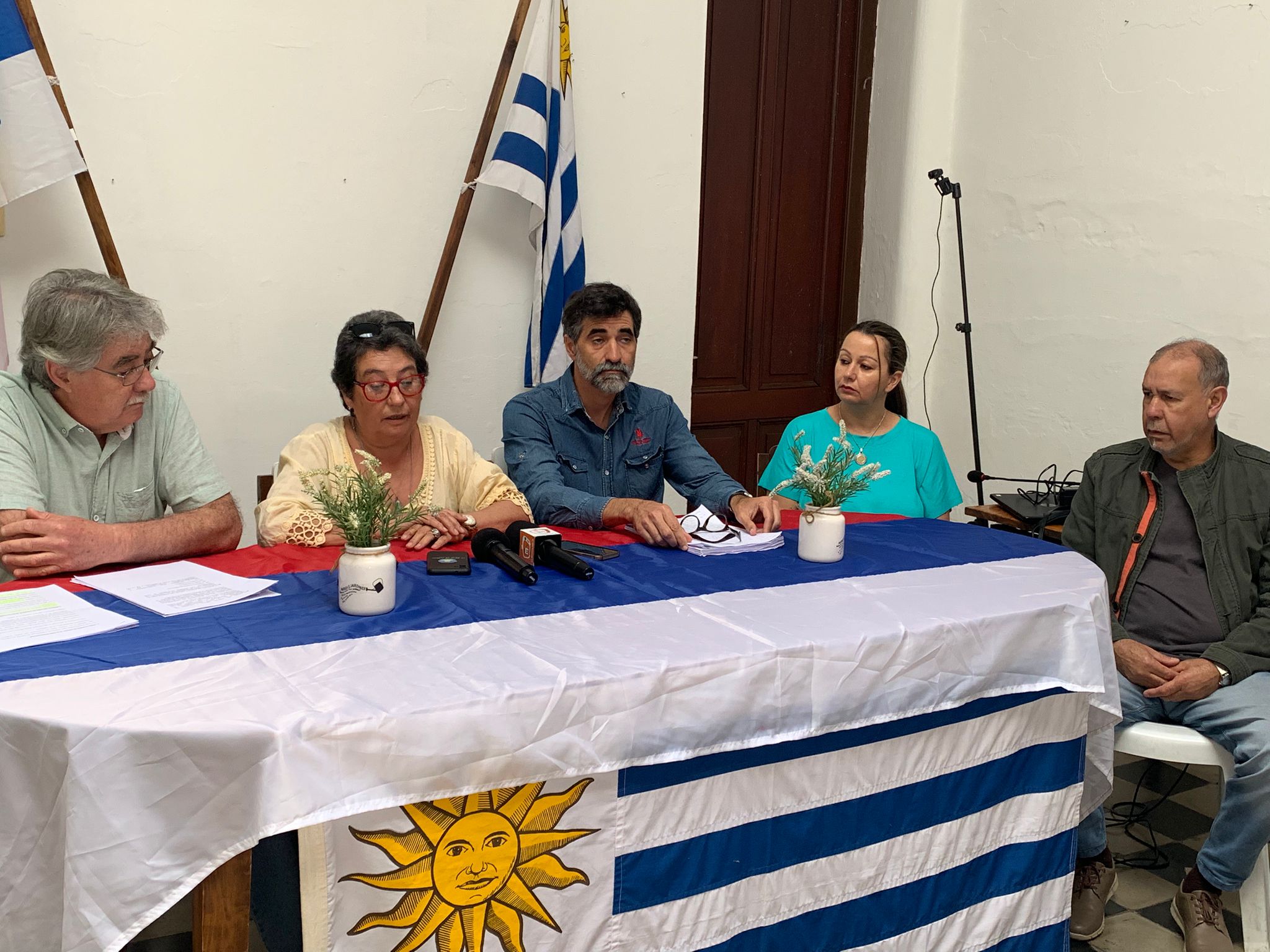 El Frente Amplio confirmó que Nicolás Gramajo es funcionario de la Intendencia departamental desde el año 2015 y que durante un periodo de 19 meses le vendió en 12 oportunidades a la propia institución