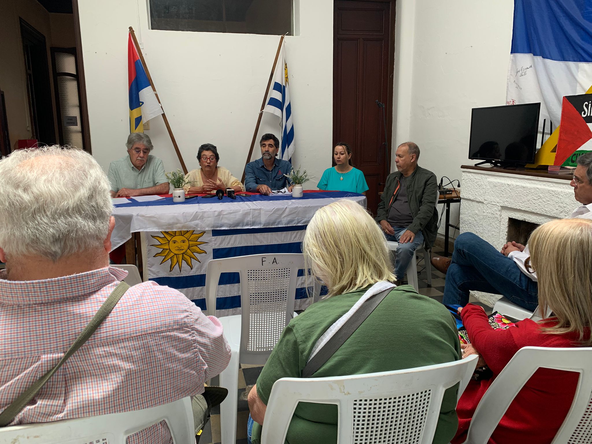 “El Intendente tiene que hacer cumplir la norma: Ante la irregularidad administrativa cometida el funcionario debe ser apartado del cargo”, sostuvo el Presidente de la Mesa Política del Frente Amplio