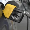 El volumen de venta de combustible legal bajó un 60% en Melo