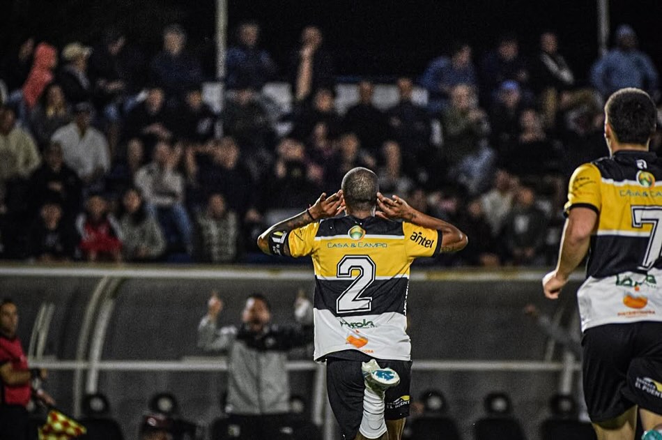 Melo Wanderers es el flamante bi campeón del futbol local de primera división