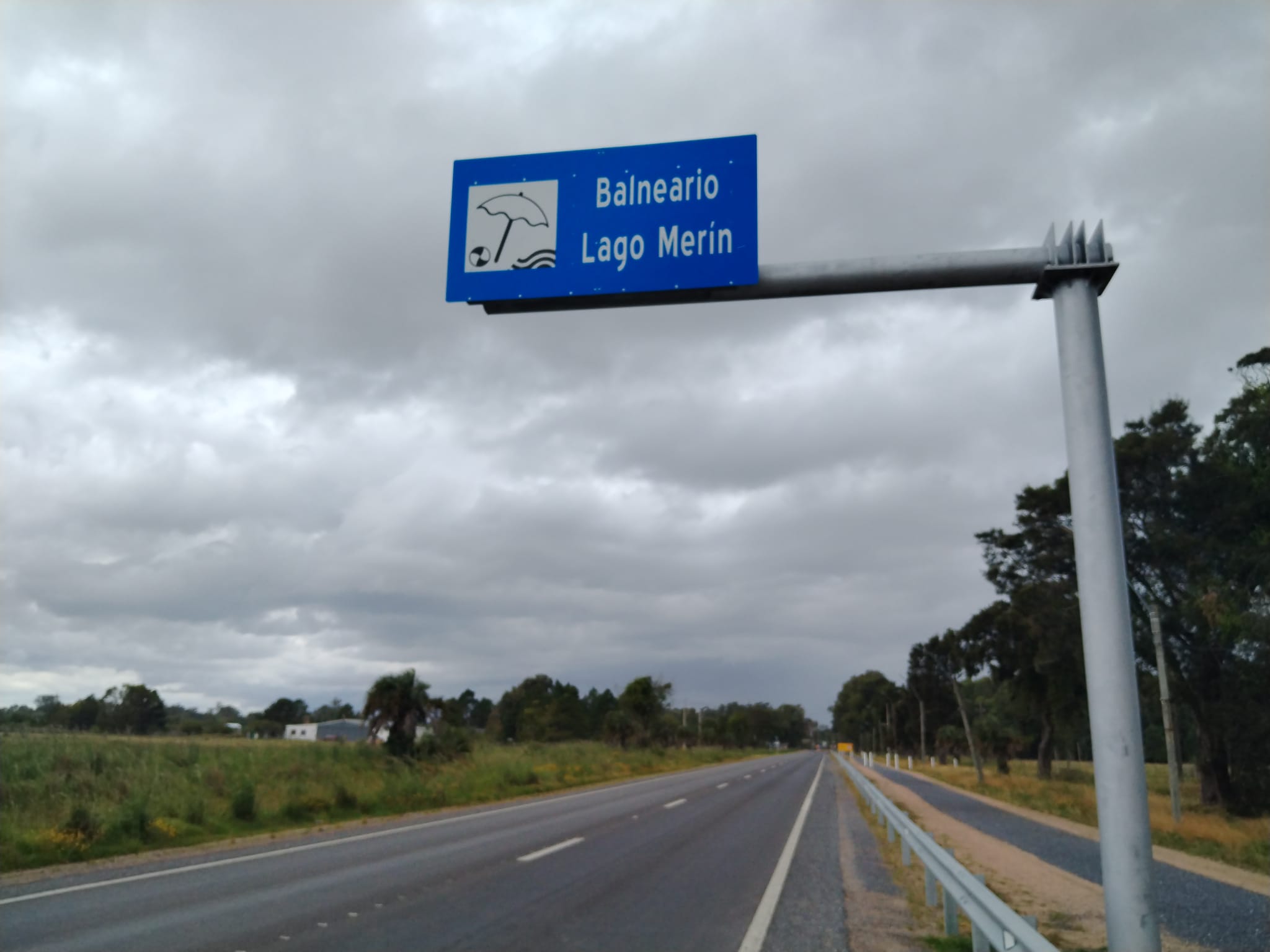 Se habilitan hoy las luminarias de acceso a Lago Merín, la nueva plazoleta y las letras corpóreas del balneario