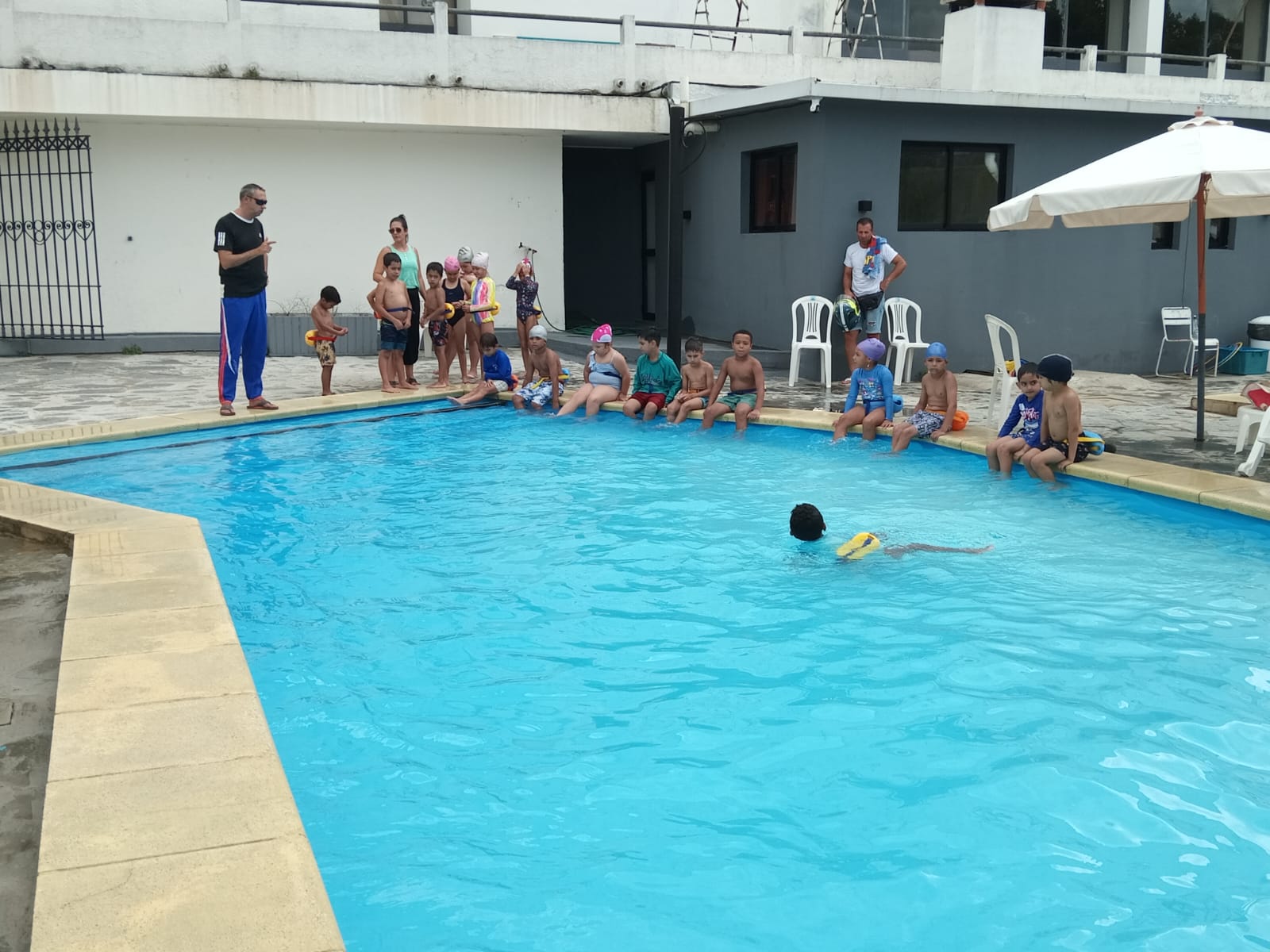 Solidaridad, trabajo en equipo y manejo de emociones son las tres bases del proyecto en el que trabajan los niños que asisten a la escuela 75 en el marco del programa de verano