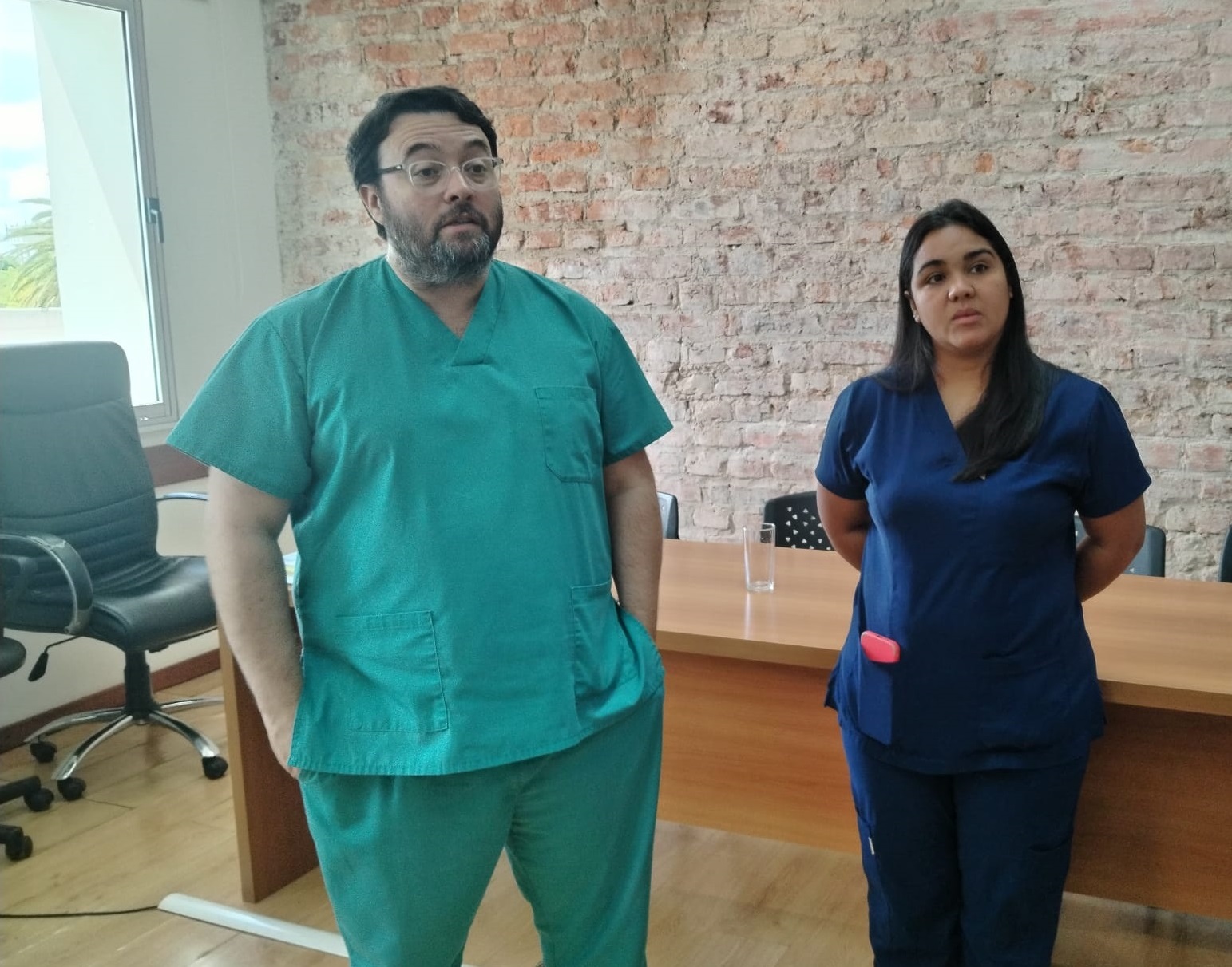 “Venimos a trabajar, no a acostarnos o a mirar televisión“, resaltó el Director del Hospital de Melo