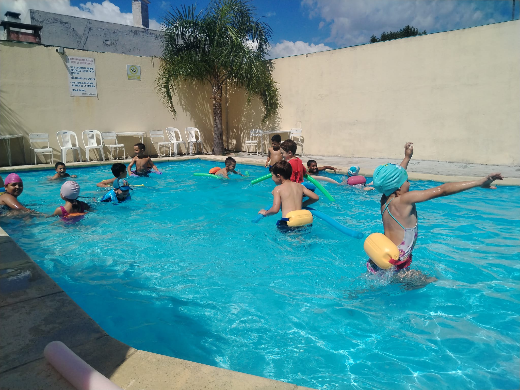 52 niños son parte de la propuesta de verano en la escuela 114 de barrio Soñora