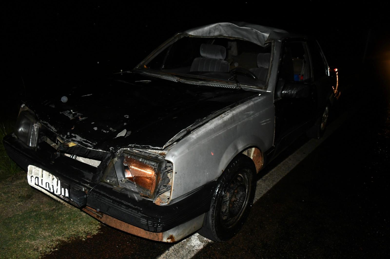 Lesiones de consideración sufrió un hombre al colisionar el auto que conducía con un equino