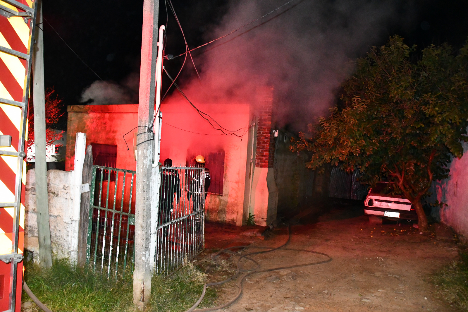 Pérdidas totales en una vivienda dejó un incendio esta madrugada en Melo