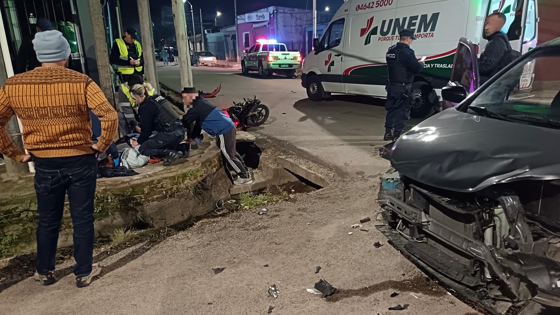 Un siniestro de tránsito se registró anoche en la intersección de Aparicio Saravia y Luis De Martini, zona norte de Melo