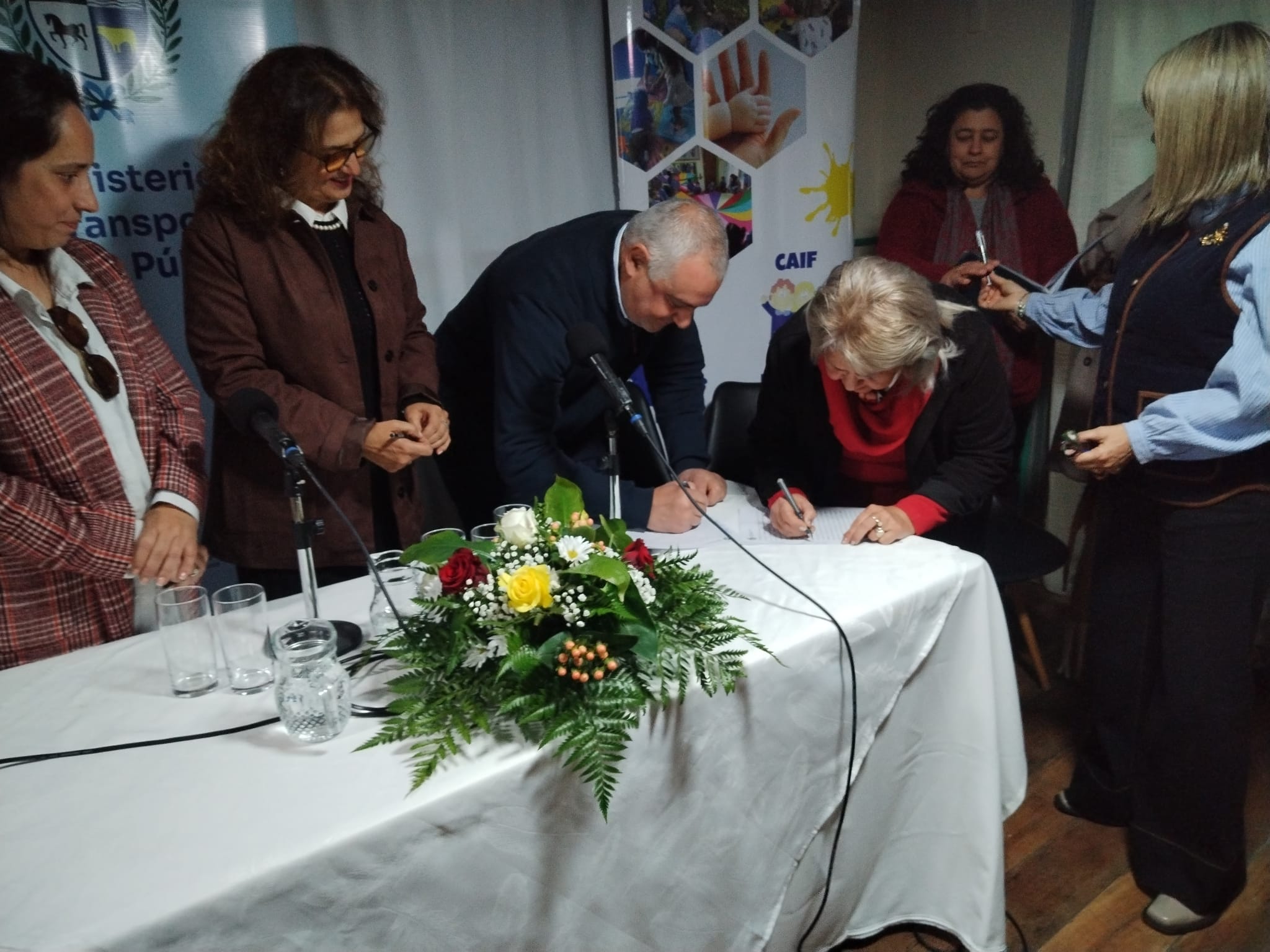 “Estamos cumpliendo con nuestro compromiso de que los convenios sociales no queden en departamento de la zona metropolitana y que lleguen a todos los pueblos”, dijo el Director General de Arquitectura