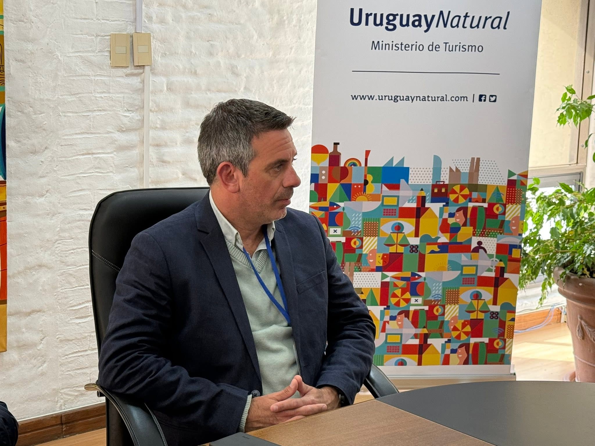 El Municipio de Río Branco trabaja en varios frentes de obras y concreta la compra de nueva maquinaria
