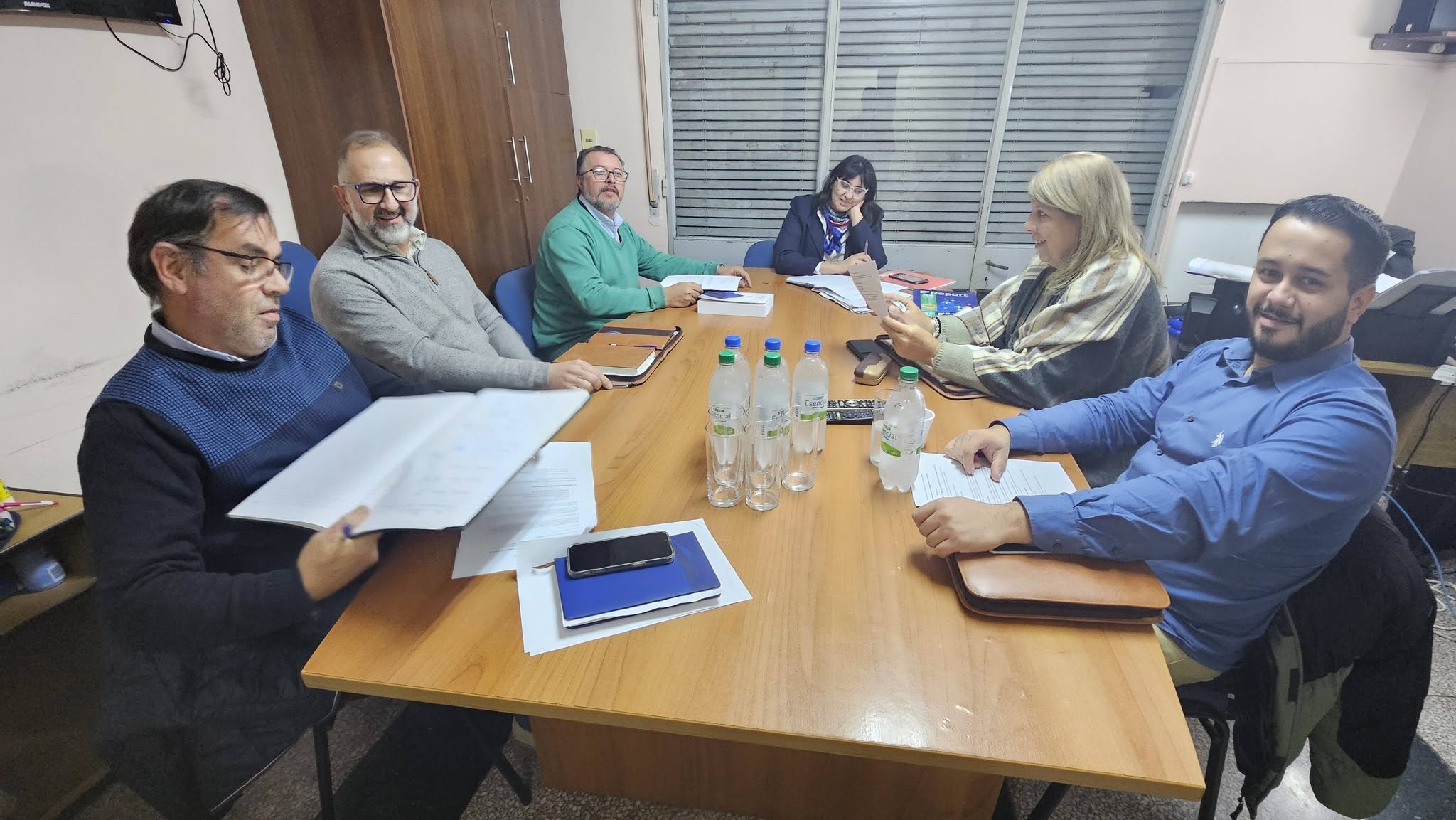 El plan de la intendencia en materia de bacheo y mantenimiento de calles fue analizado en la Junta Departamental