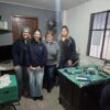 Personas evacuadas por las inundaciones son valoradas desde el punto de vista médico por personal capacitado