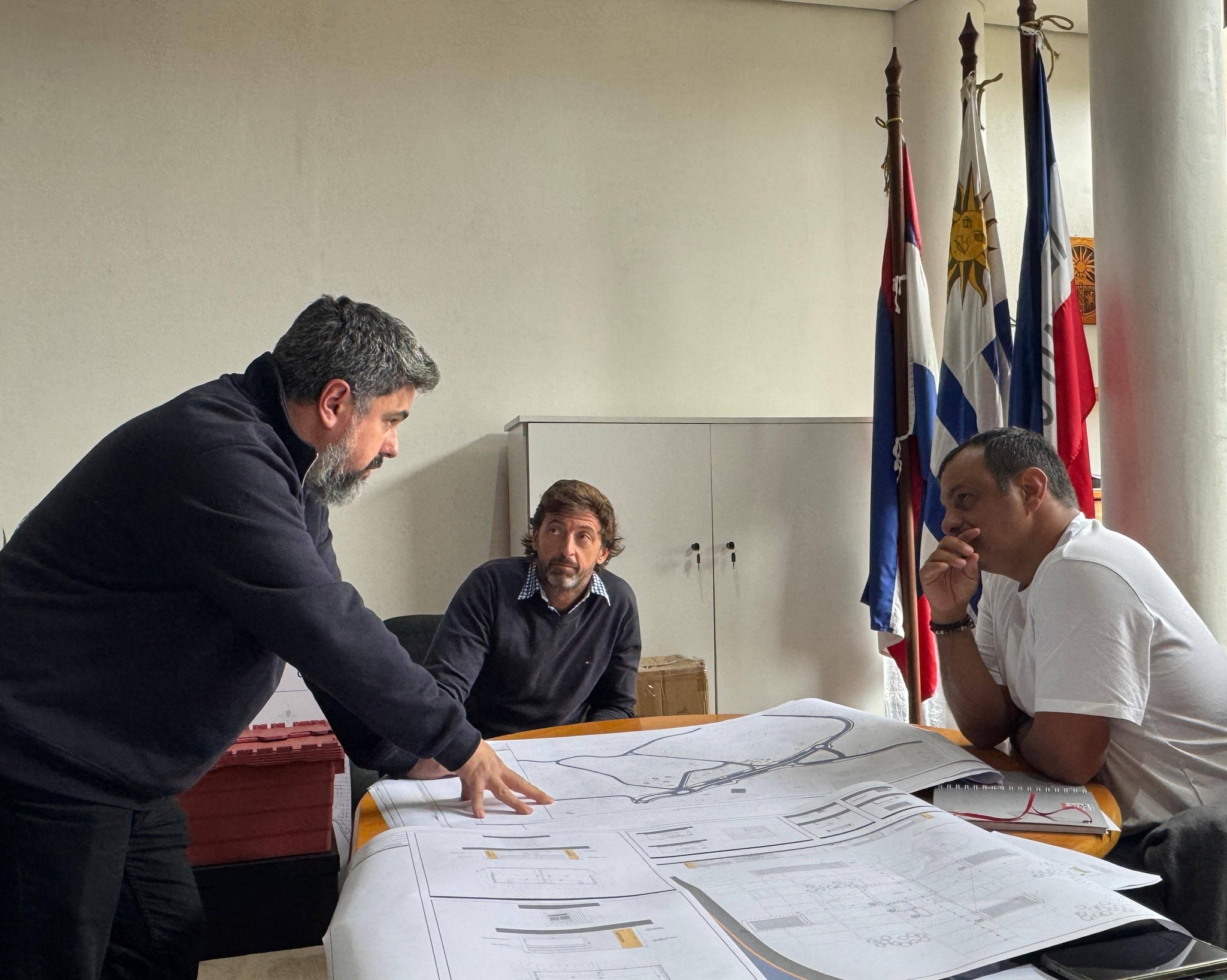 Con una inversión de 105 millones de pesos y un plazo de ejecución de seis meses, la empresa “Cujo” se apresta a iniciar la obra de la AV. Ejido