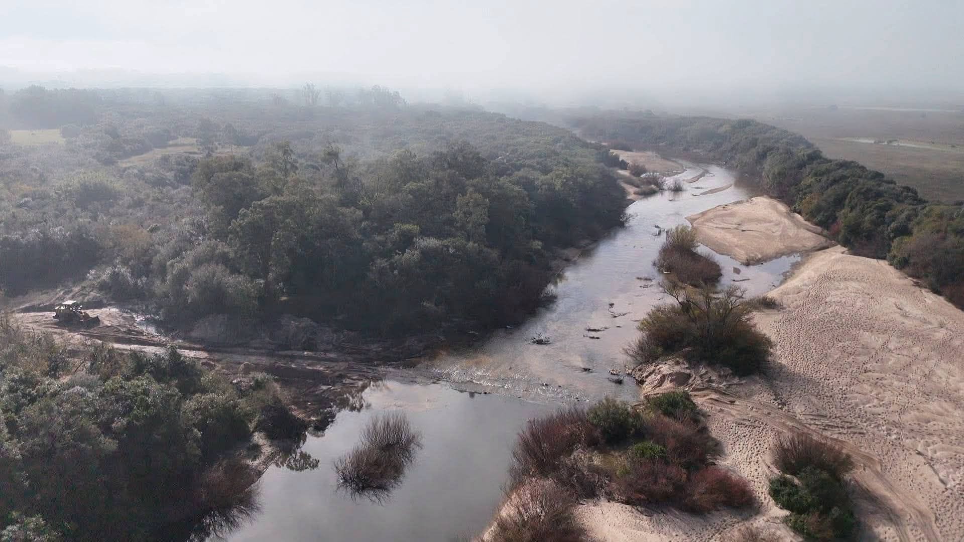 La intervención de la Junta Departamental, la Intendencia y los ministerios de Obras Públicas y Medio Ambiente, freno una fuerte afectación ambiental en la costa del río Tacuarí