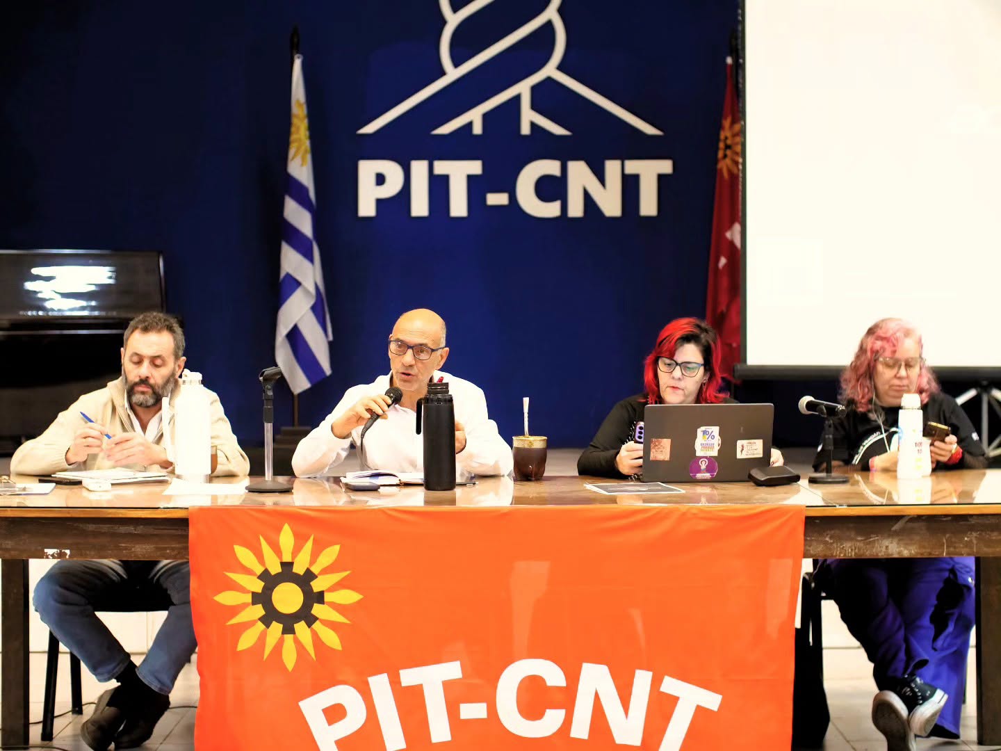El Presidente del Pit Cnt dijo llamarle la atención que  desde el Partido Nacional hoy se planteé la idea de limitar la licencia sindical