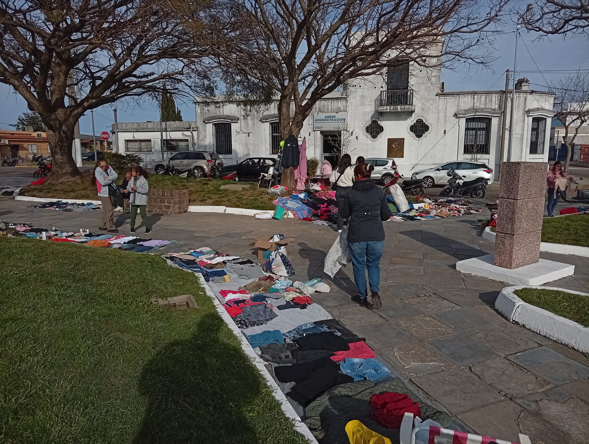 Vecinos de la zona sur reubican su feria