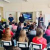 El piloto Federico Ensslin brindó una charla en el liceo 4 en el marco del proyecto de seguridad vial